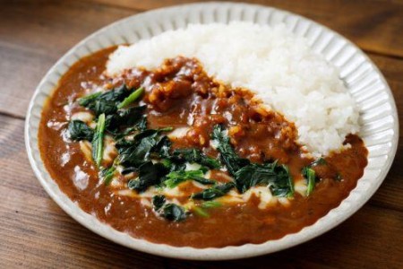 カレーの最強トッピング｜定番から変わり種までおすすめ10選