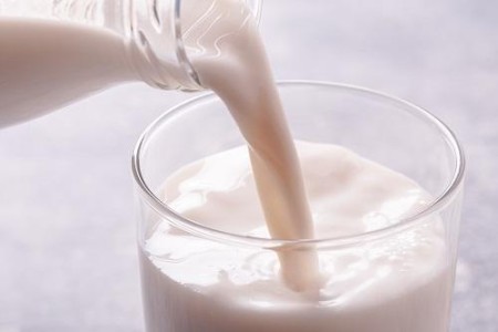 開封後の牛乳の賞味期限は何日？一週間後でも加熱すれば大丈夫？